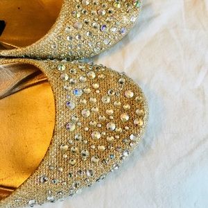 Sparkly, gold Nicole flats
